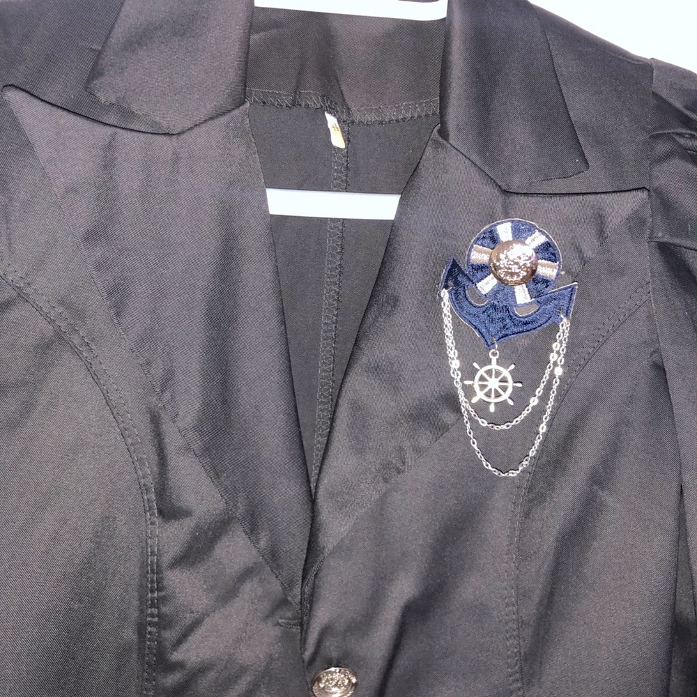 Blazer - Picture 4 of 5